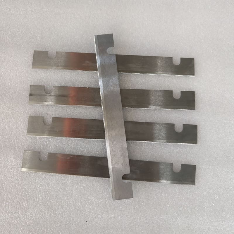 serrated metal blade for packaging machine